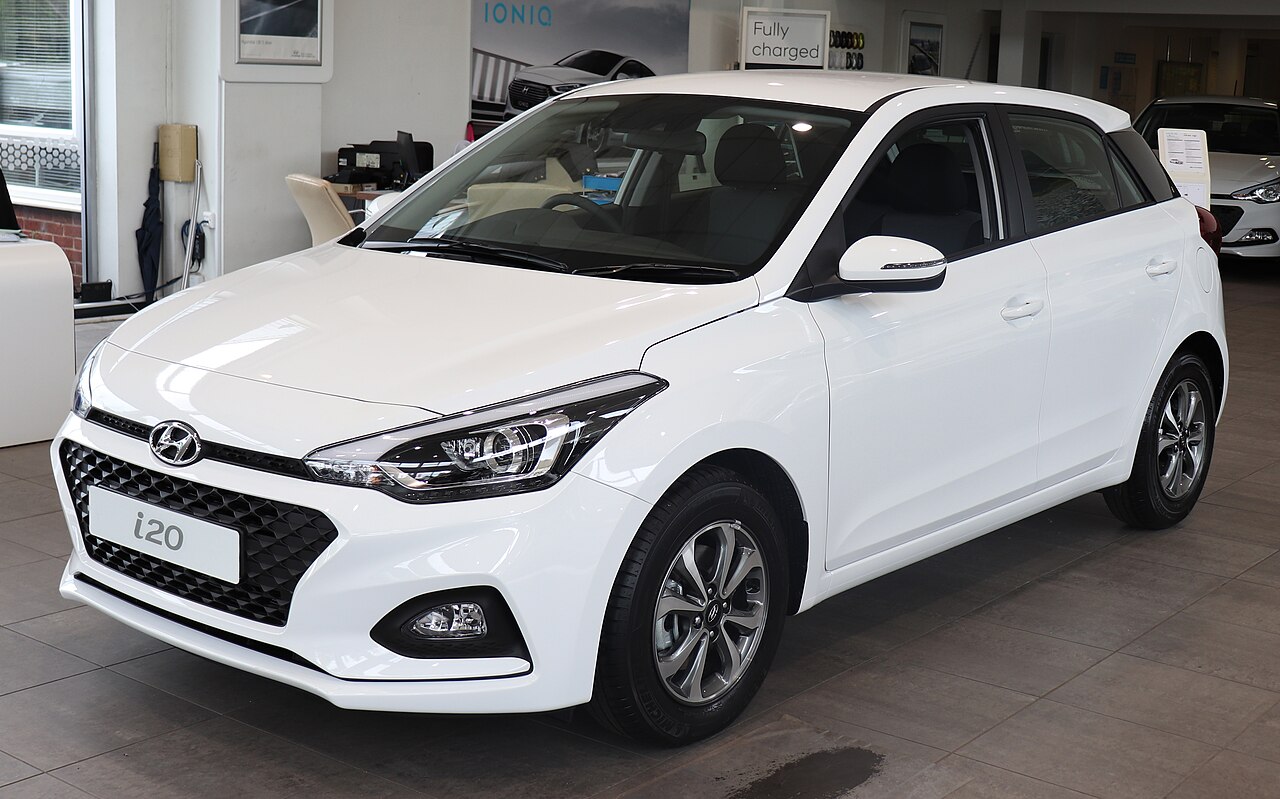 White Hyundai i20, front three-quarter view